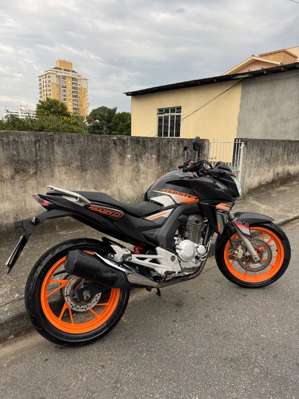 HONDA CB 250F TWISTER 2021 - Foto 2