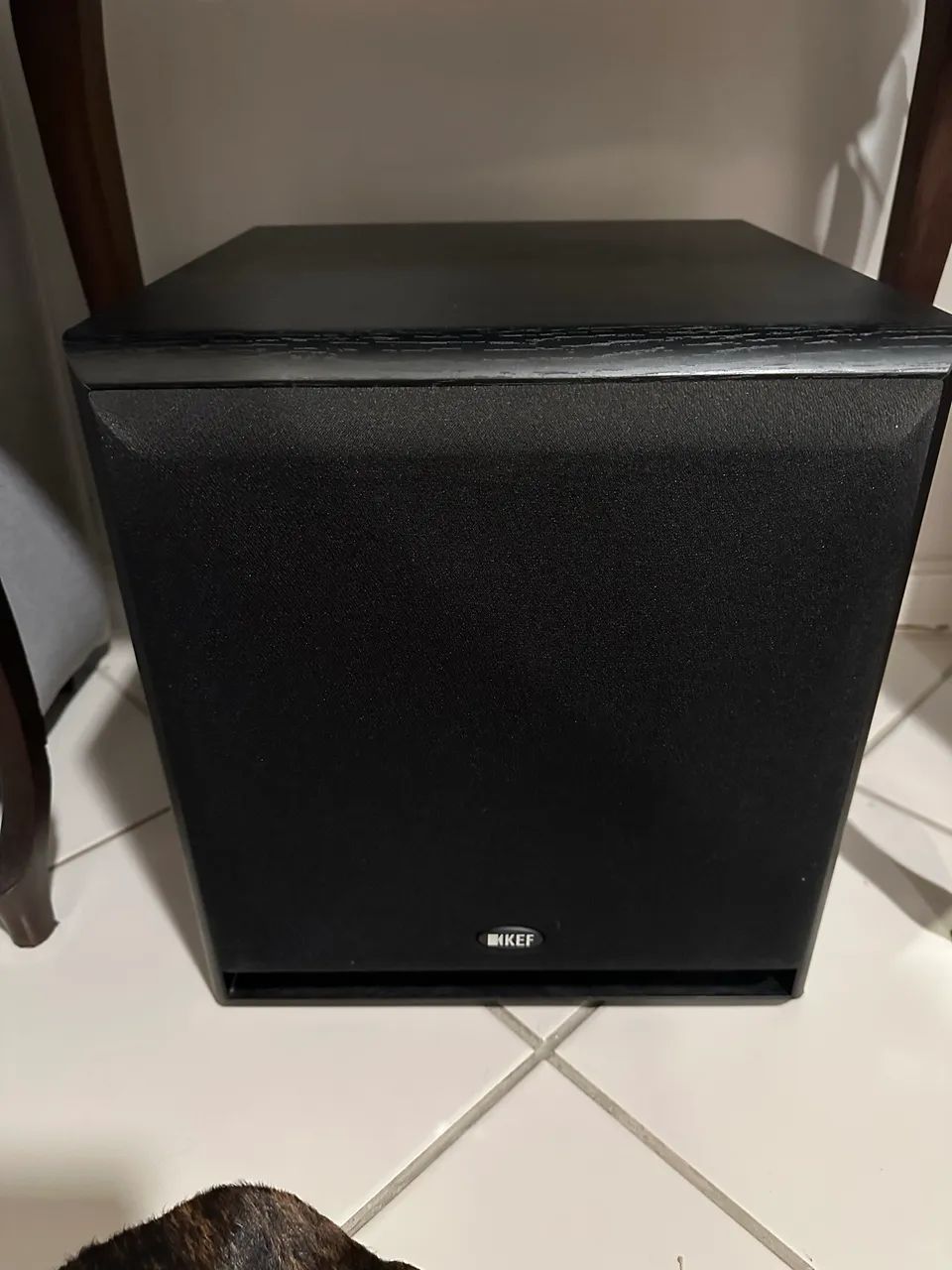 Subwoofer KEF C4 200W - Ativo
