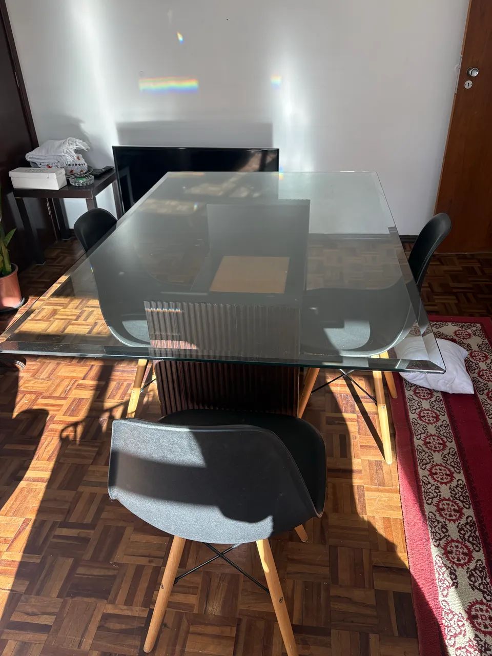 Mesa com 4 cadeiras e balcão  - Foto 2