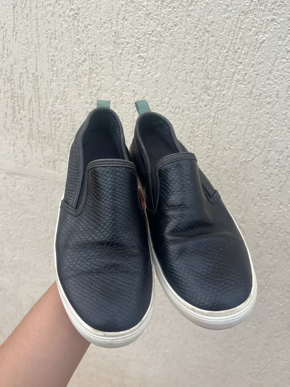 Tenis osklen couro legítimo 