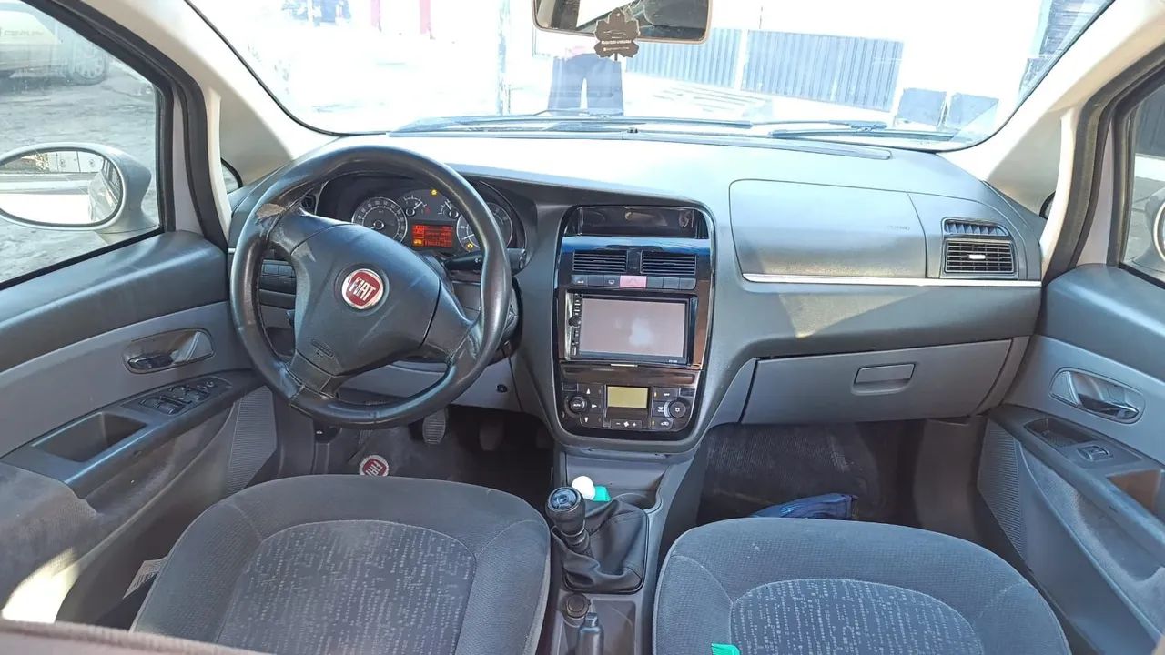 Fiat Linea Essence Dualogic 1.8 Flex 16V 4P 2012 - Foto 4