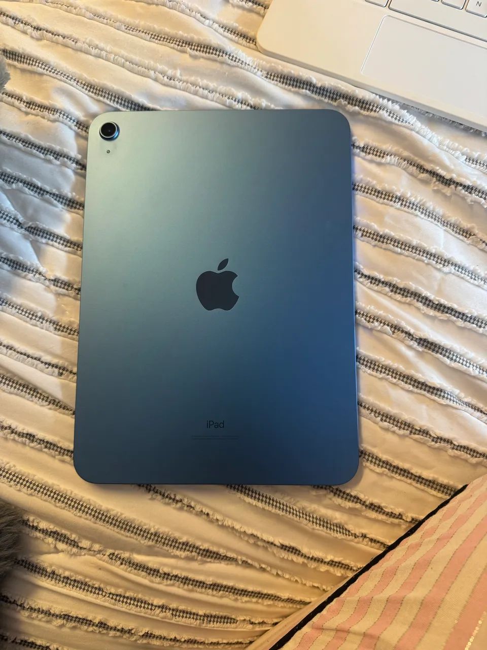 iPad 10 geração 64GB azul + capinha com teclado