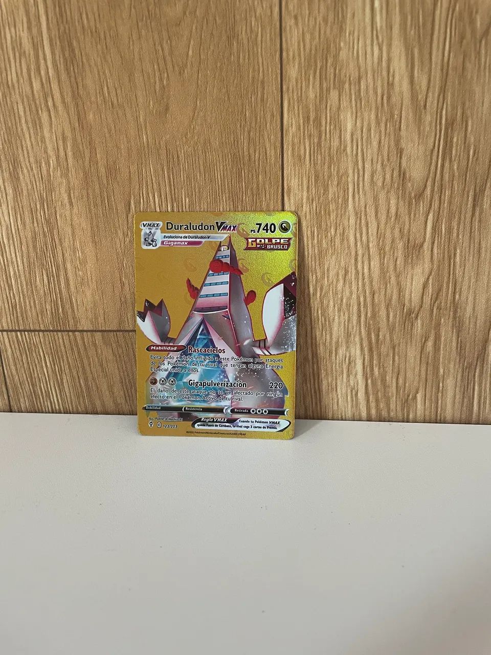 Carta Pokémon rara 