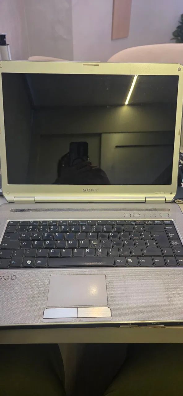 Vendo Notebook Sony vaio usado para retirar peças  - Foto 2