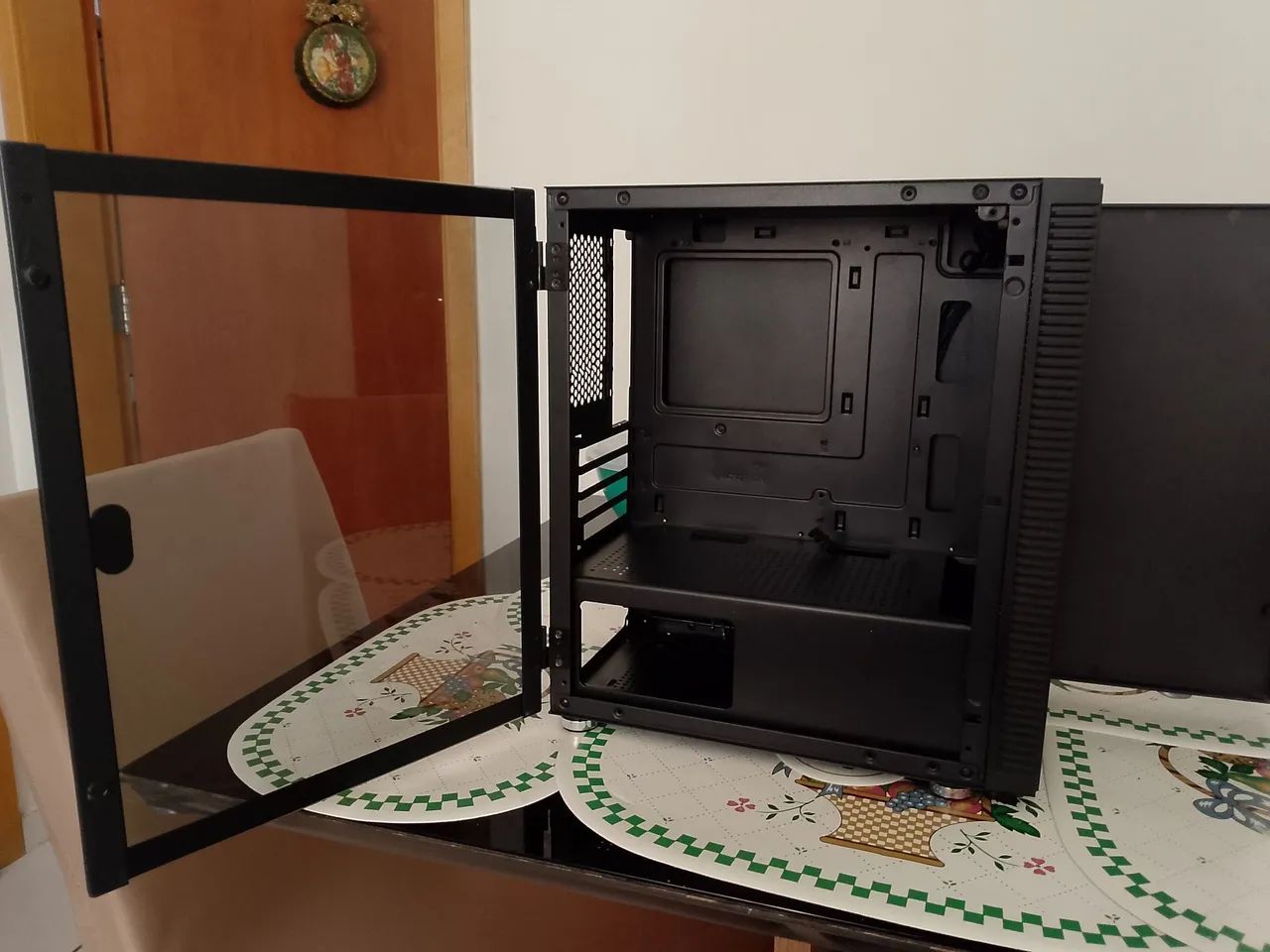 Gabinete com lateral de vidro - Foto 5