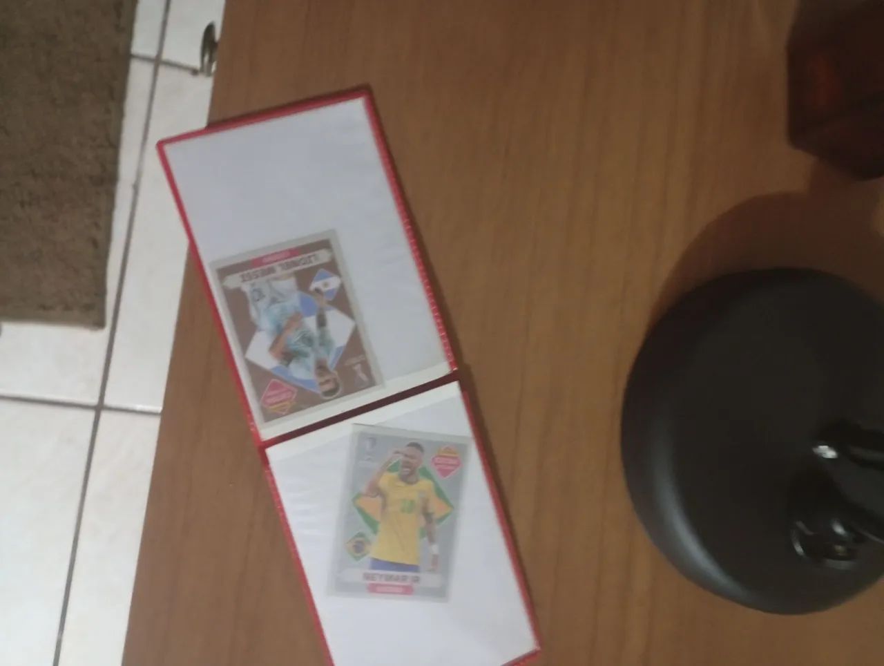 Figurinhas Neymar prata e Messi bronze 2022 Legends