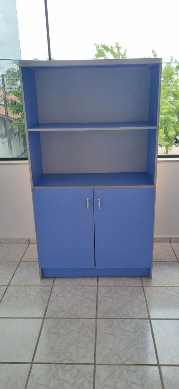 Armário azul
