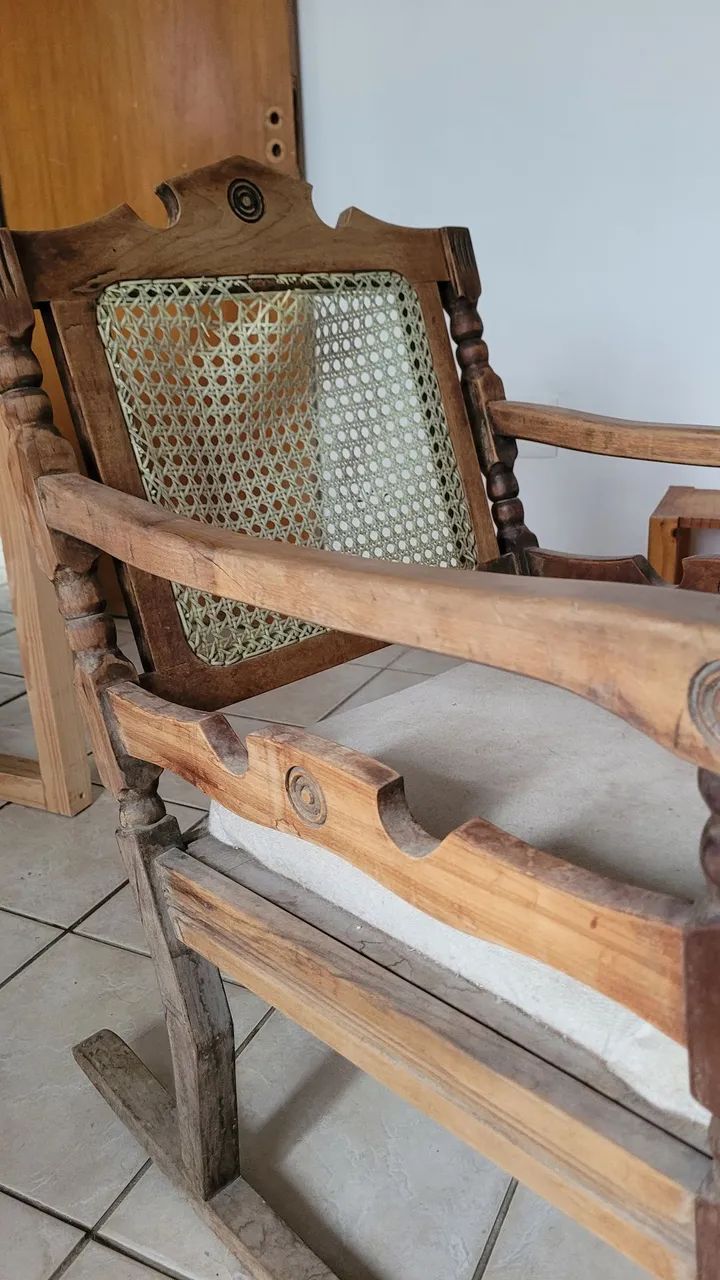 Cadeira de Balanço de Madeira - Foto 4