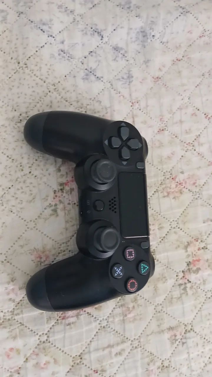 Controle de  ps4 ( não e original)