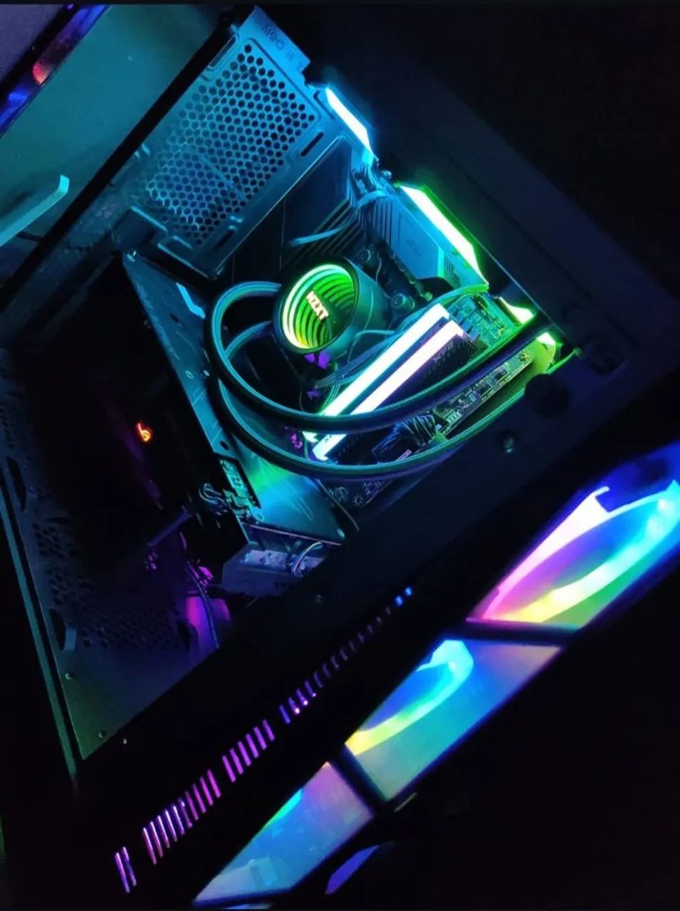 Gabinete gamer mid tower RGB - Foto 2
