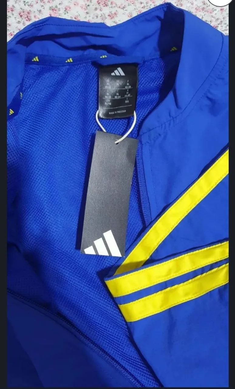 Jaqueta e tênis Adidas