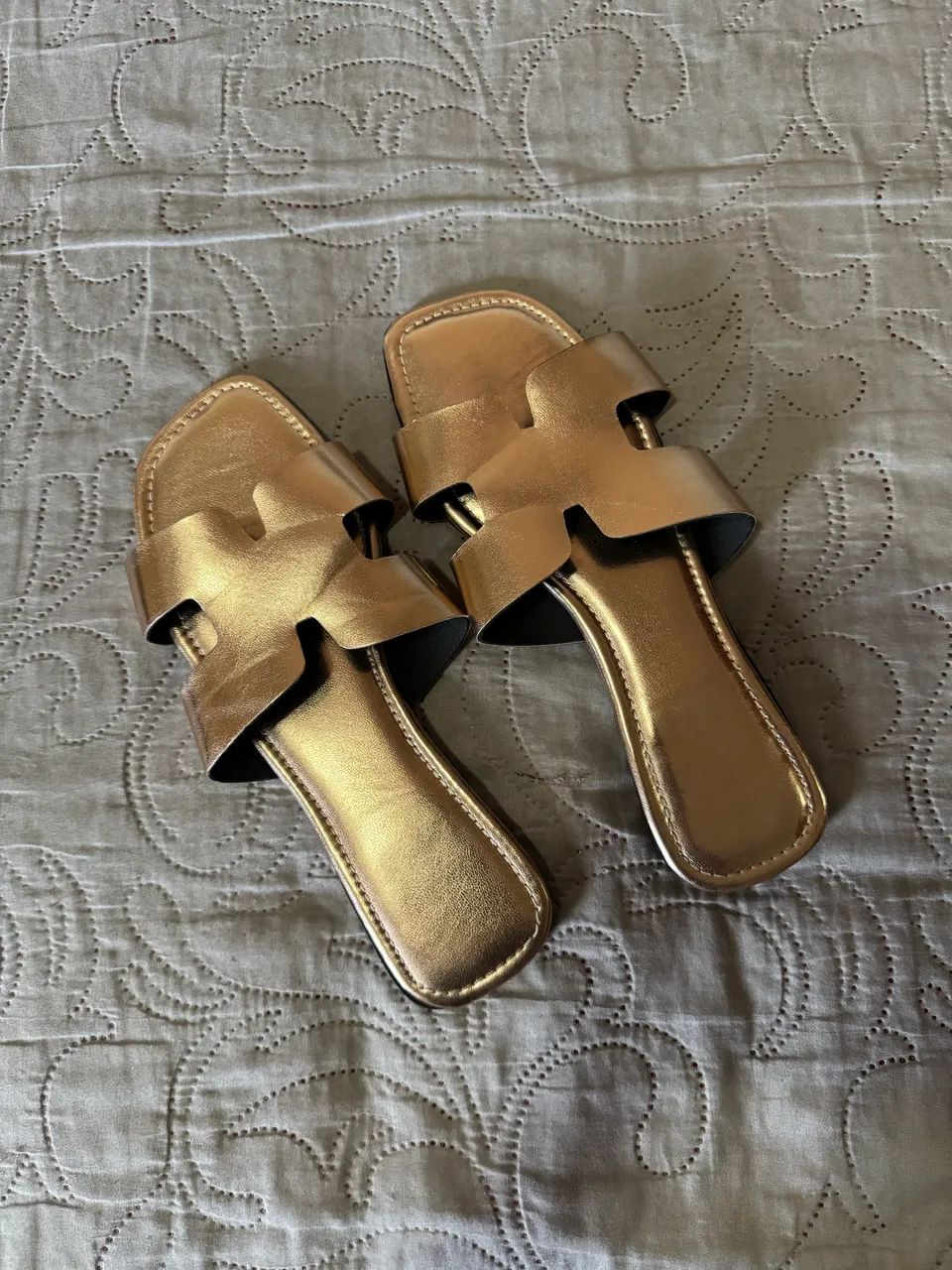 Rasteirinha ?Hermes? rose gold