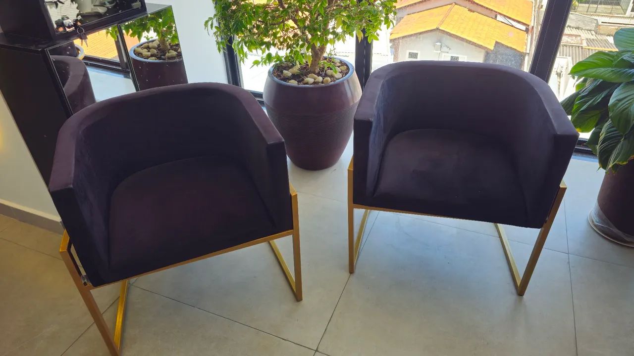 Poltrona em suede preto  - Foto 2