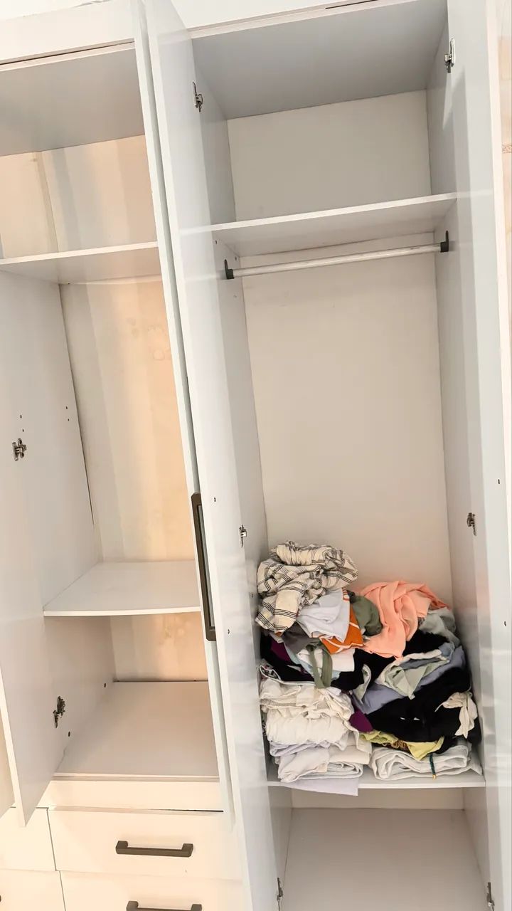 Guarda roupa 8 portas e 4 gavetas  - Foto 3