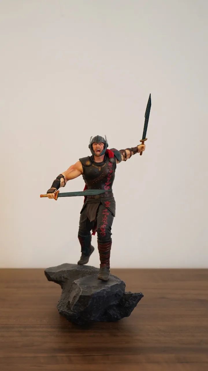Action Figure Thor Ragnarok- Iron Studios 