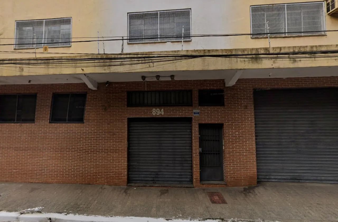 Prédio comercial na Rua Soares de Avellar, 894  1050 m²