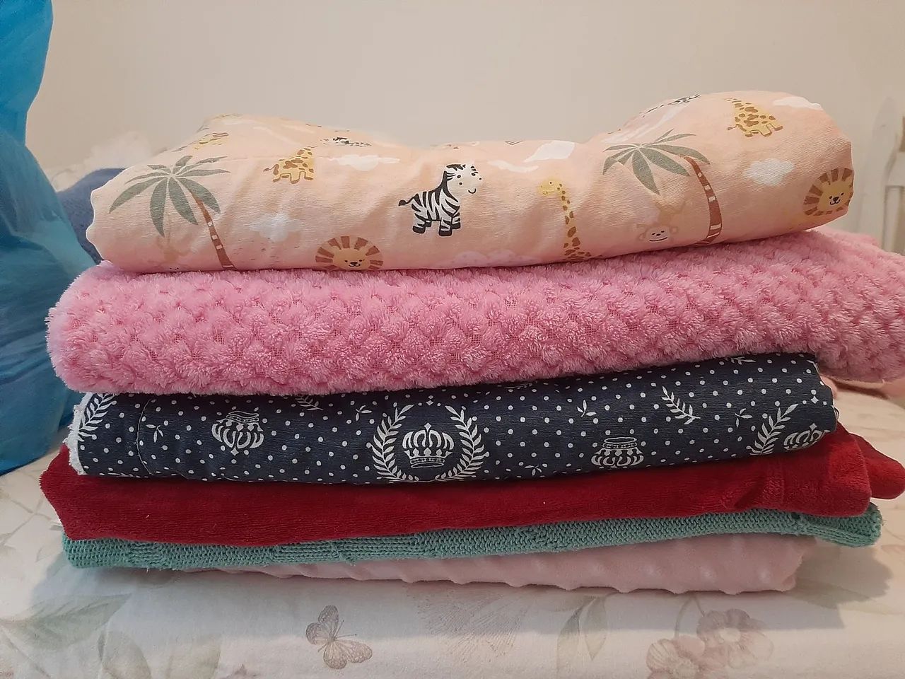 Lote menina, roupas, brinquedo, coberta!! - Foto 3