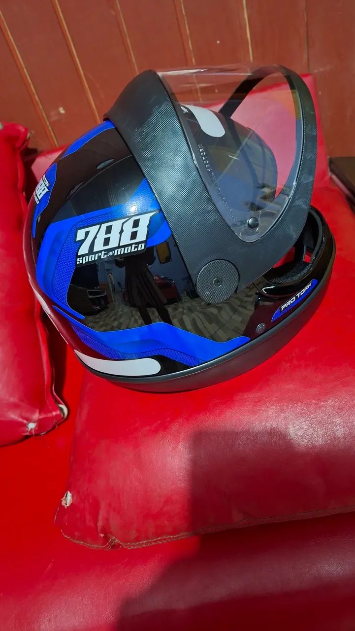 Capacete novo.