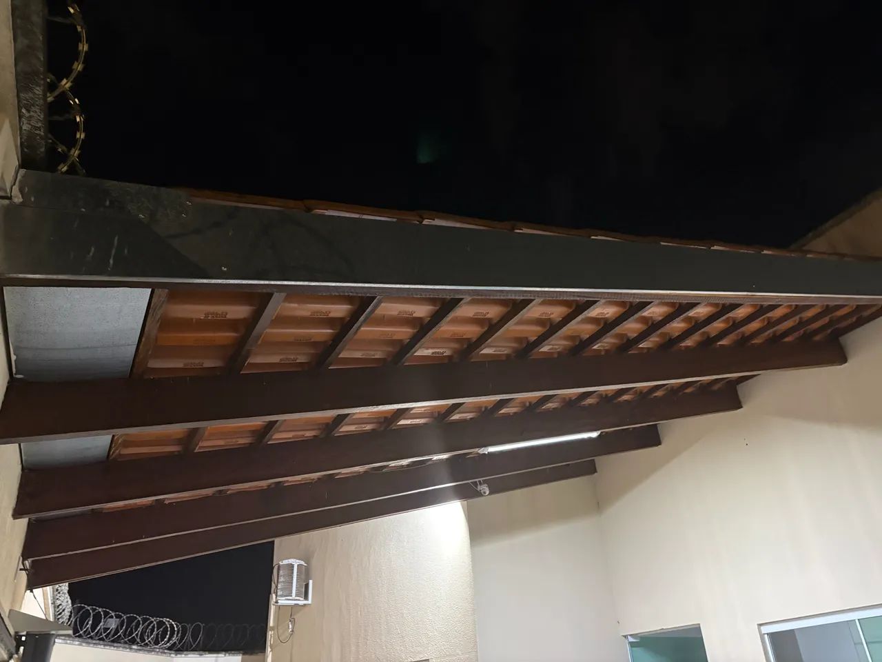 Telha, viga e caibro usado 