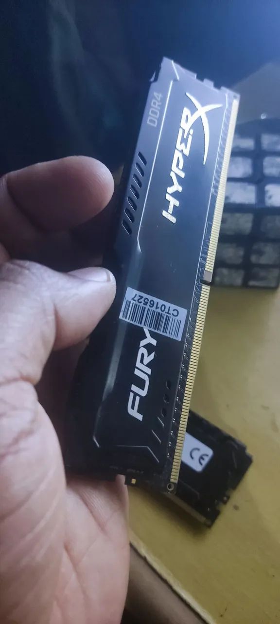 Memória Ram DDR4 HyperX 8GB 2400mhz hx424c15fb2/8