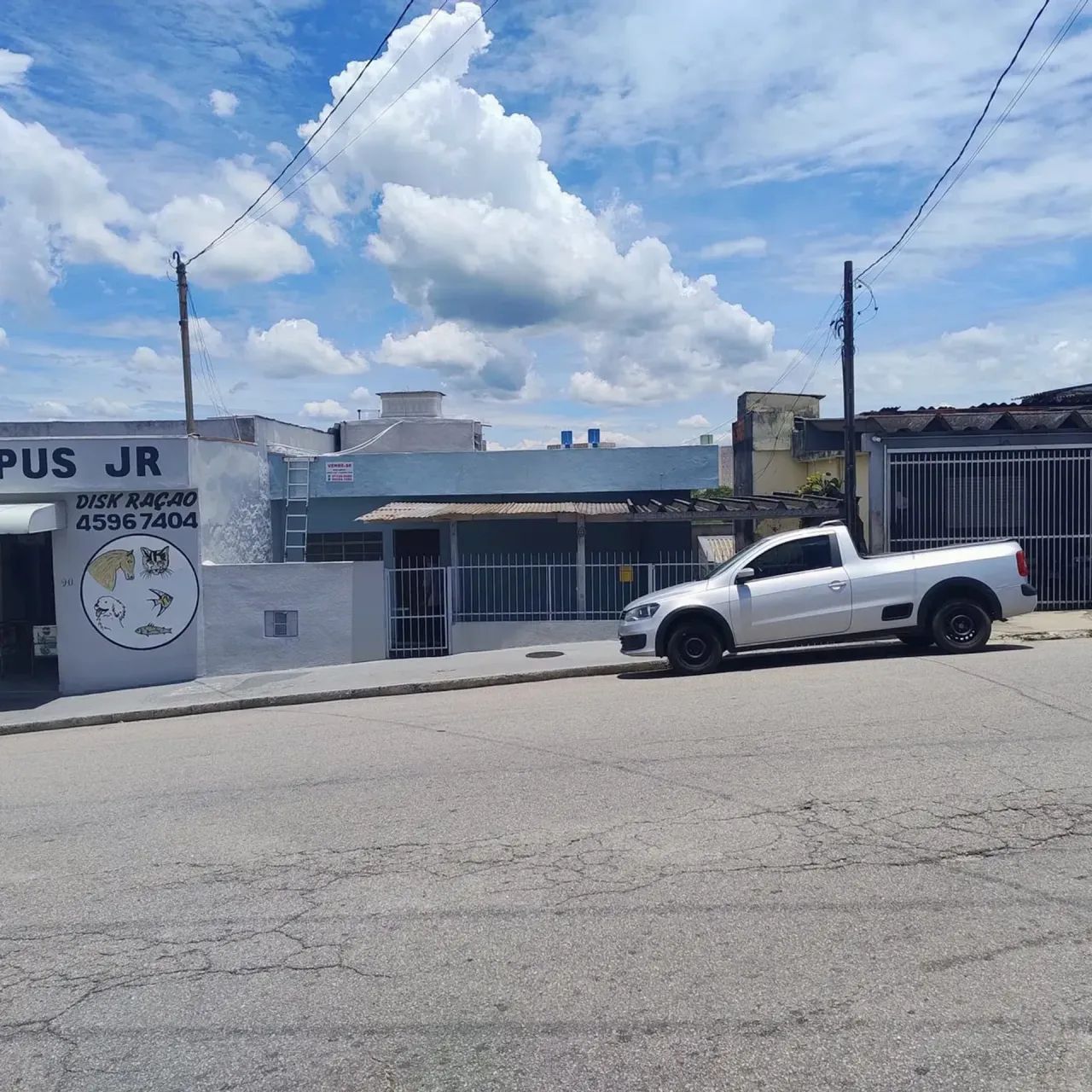 Casa de Vila para venda possui 173 metros quadrados com 3 quartos