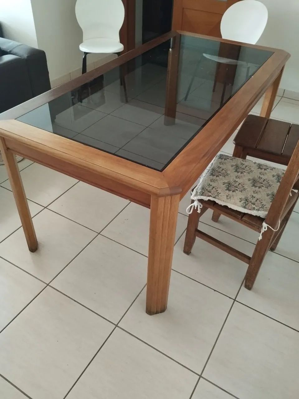 Mesa madeira com vidro 8 lugares