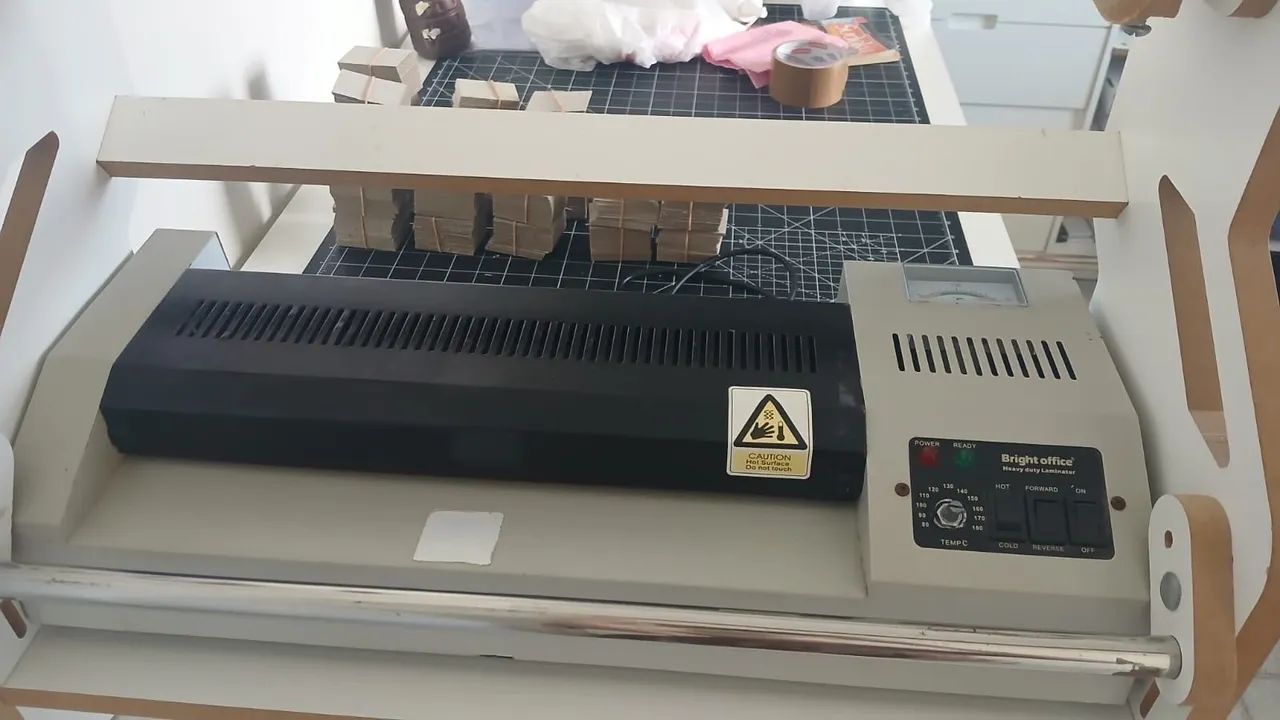 Laminadora Nagano com suporte 