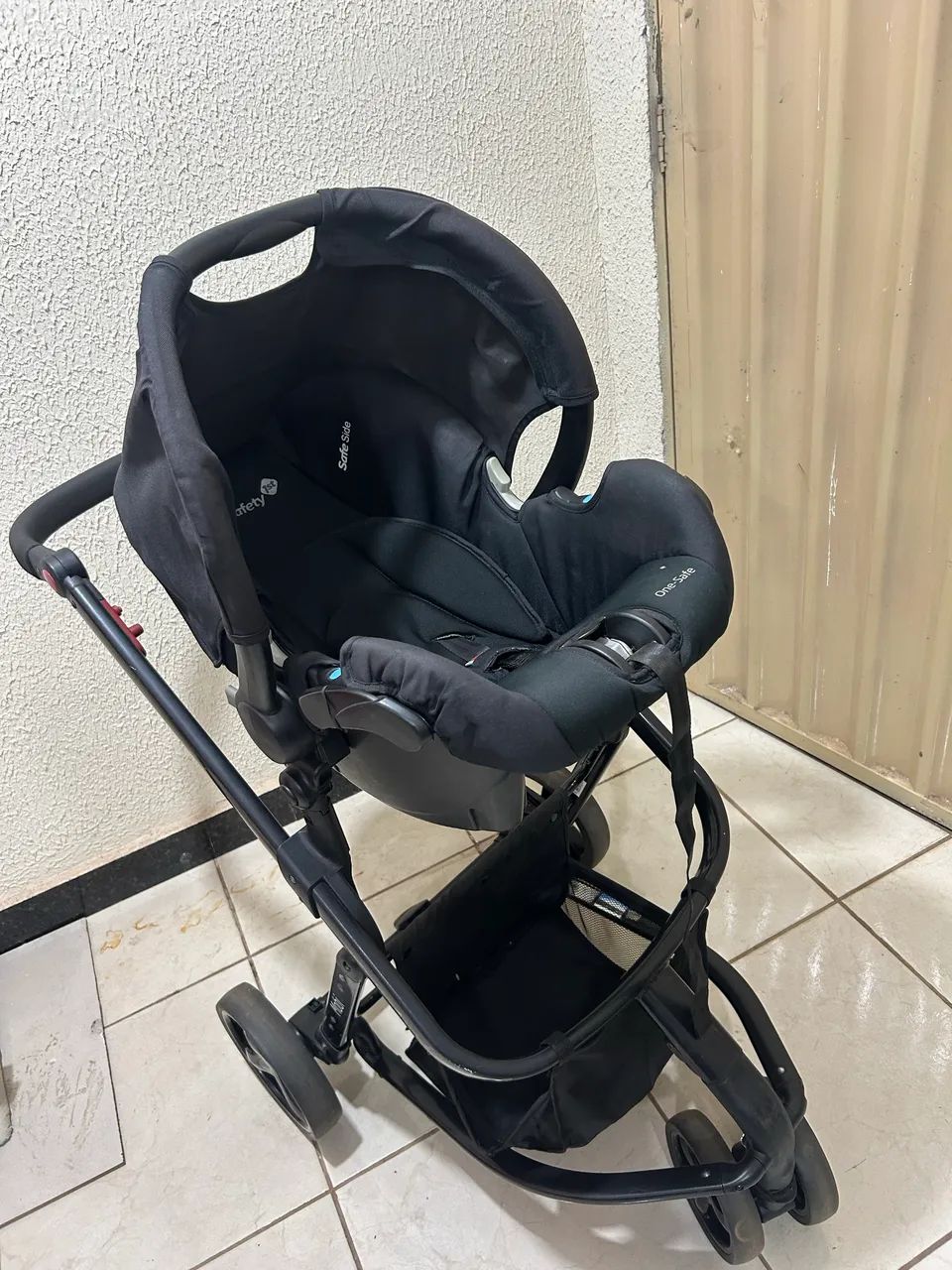 Carrinho de bebê  e bebê conforto  - Foto 3