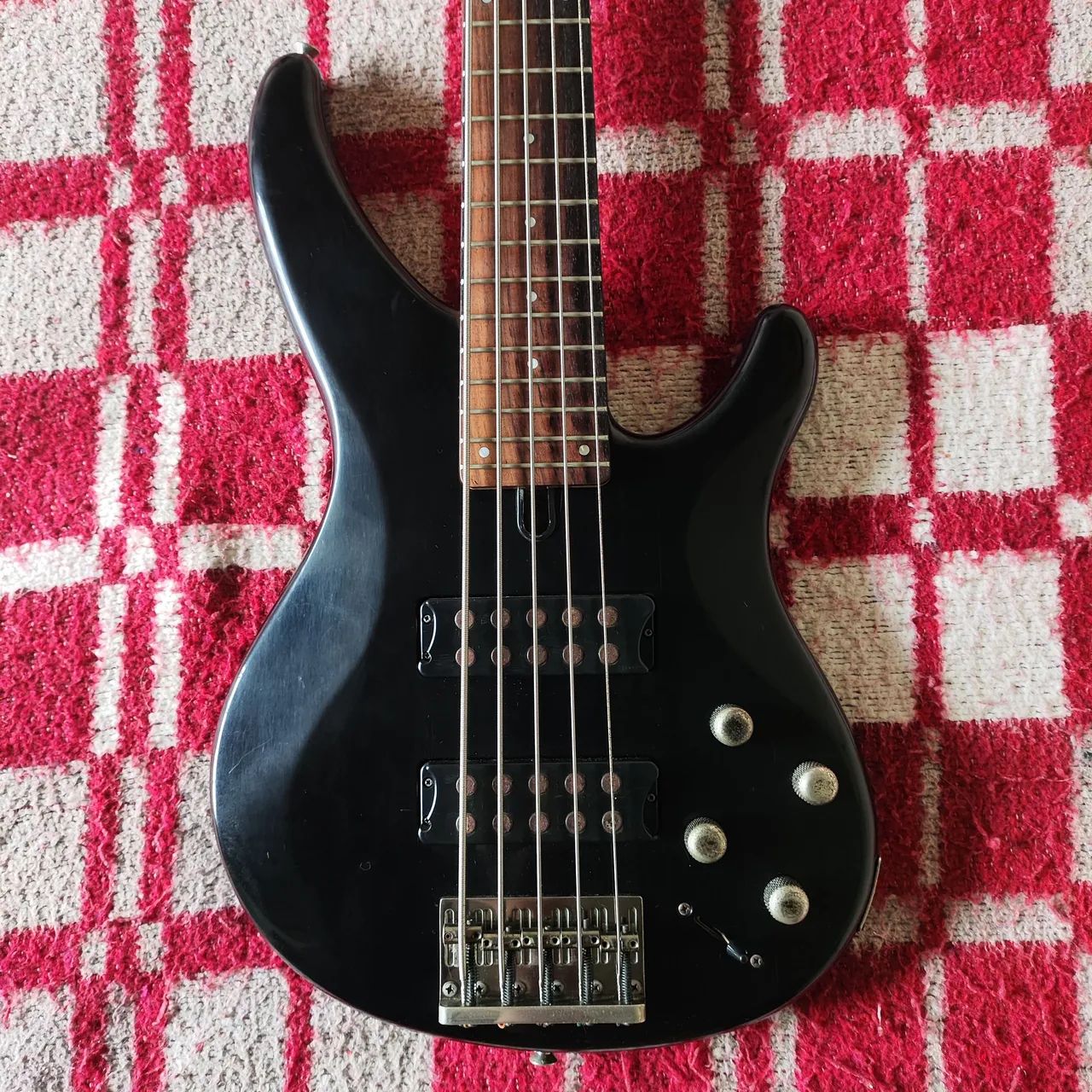 Contra baixo Yamaha Trbx 305 (Leia a descrição). - Instrumentos