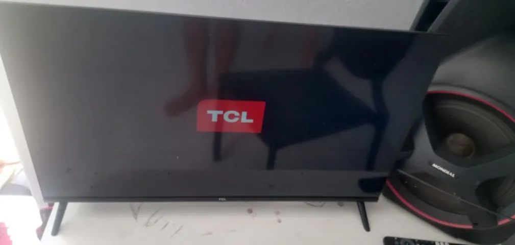 Vendo uma TV TCL 32 polegadas 3 meses de uso 