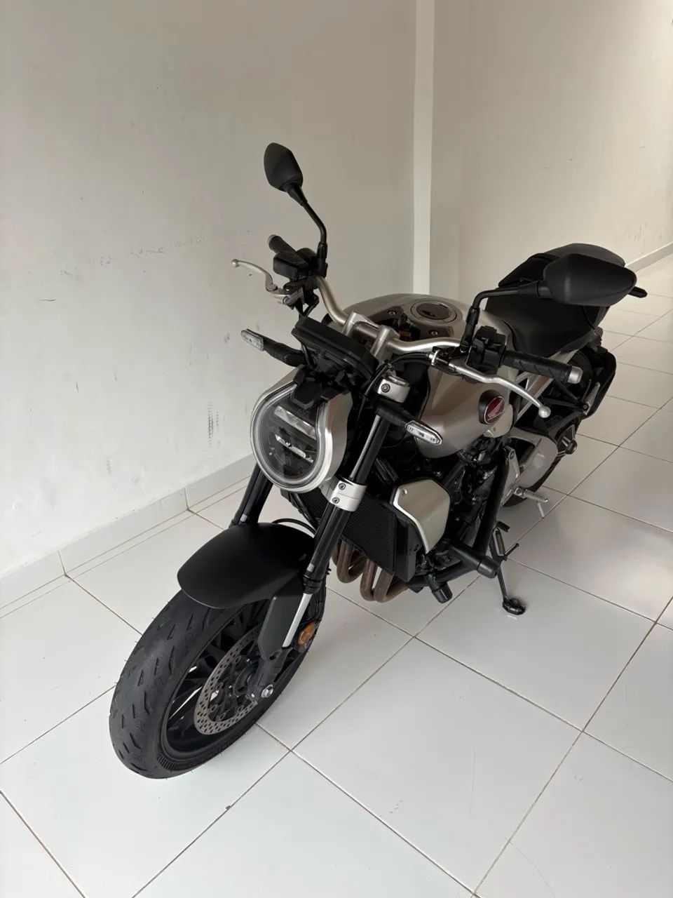 CB 1000R - Foto 2