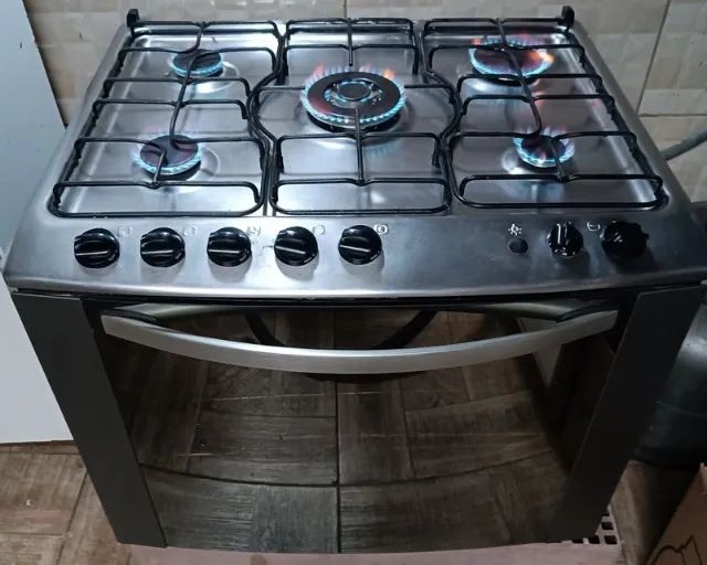 Fogão de embutir 5 bocas e forno funcionando