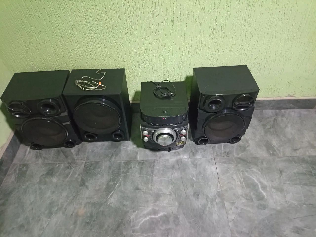 Som LG 1800 RMS Bluetooth  - Foto 2