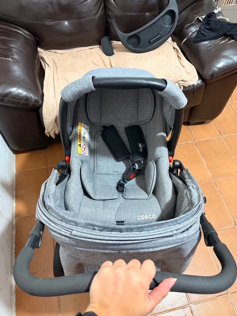 Carrinho de bebê com bebê conforto - Foto 4