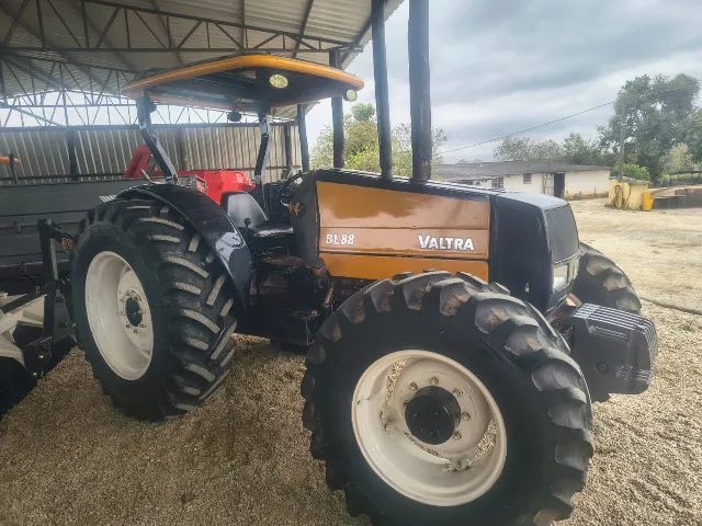 TRATOR VALTRA BL88 4X4 - Foto 4