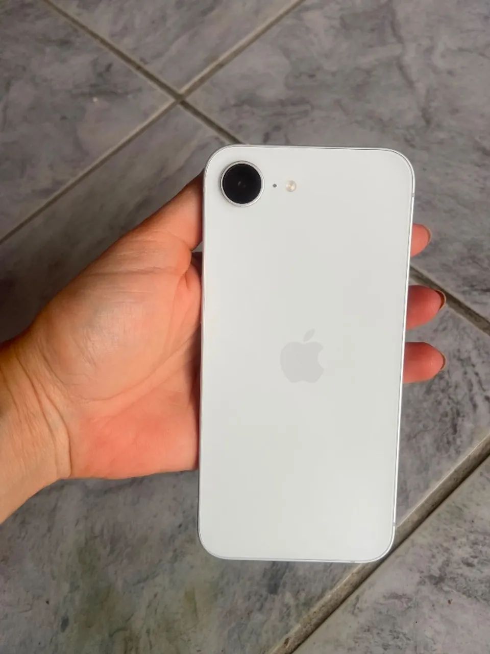 Iphone 16e, 256 gb, branco. 