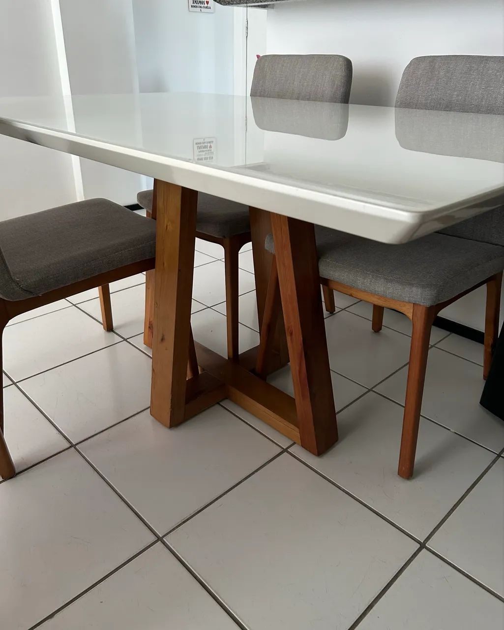 Mesa com 4 cadeiras  - Foto 2