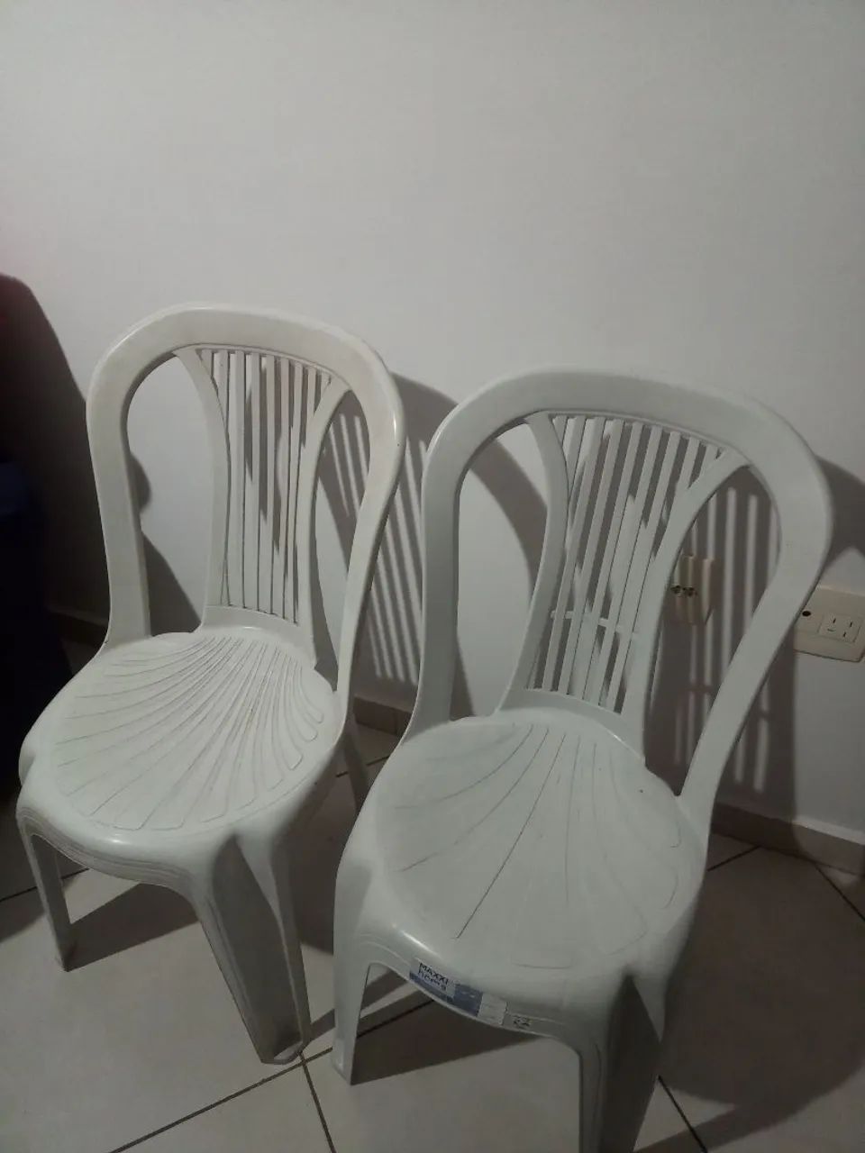 Plastic Chair479142631472506881