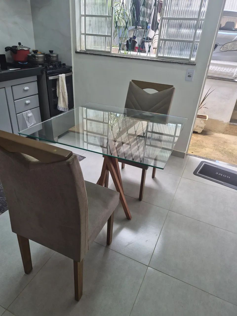 Mesa com duas cadeira - Foto 3