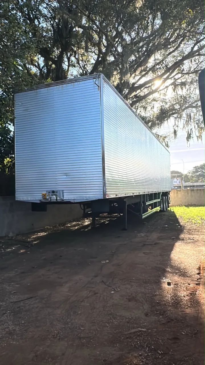 Vende Carreta baú 30 paletes  - Foto 5