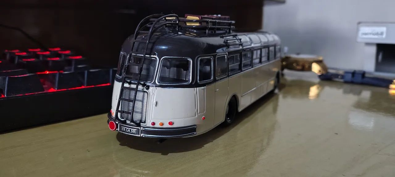 Miniaturas de ônibus escala 1/43 - Foto 4