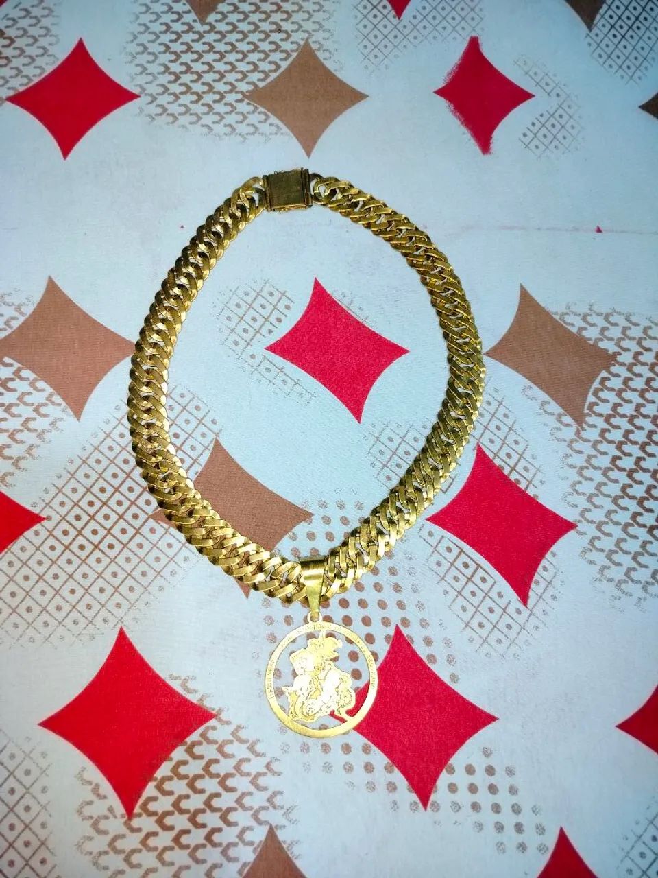 Cordão feito de moeda antiga com medalha - Foto 3