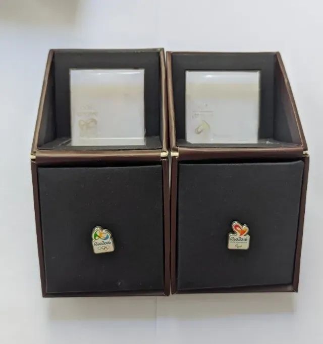 Rio 2016-2 Pares De Mini Pins 3D Na Caixa Original-Olimpíadas E Paralimpíadas - Foto 4