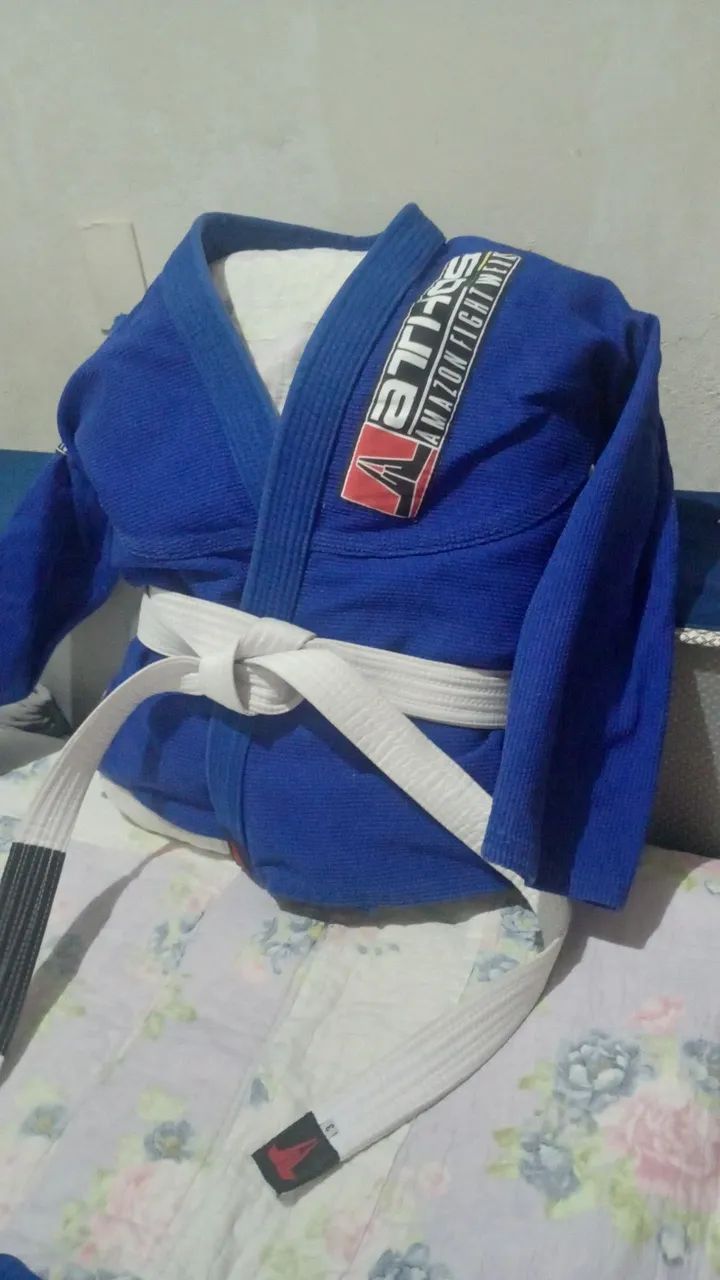 Kimono A0 Semi novo 