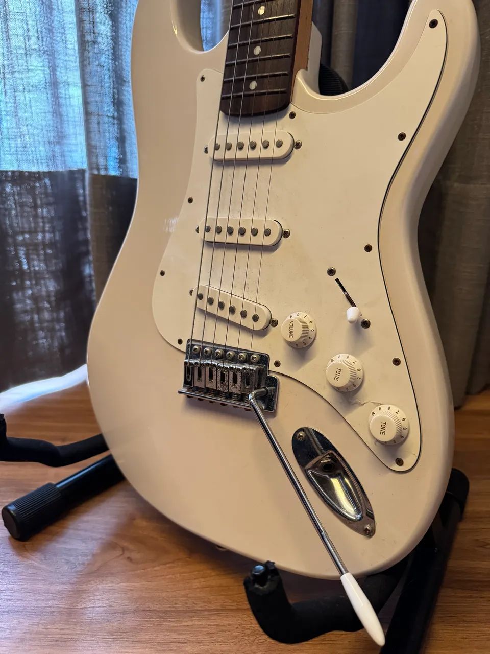 Guitarra epiphone gibson strato - Foto 4