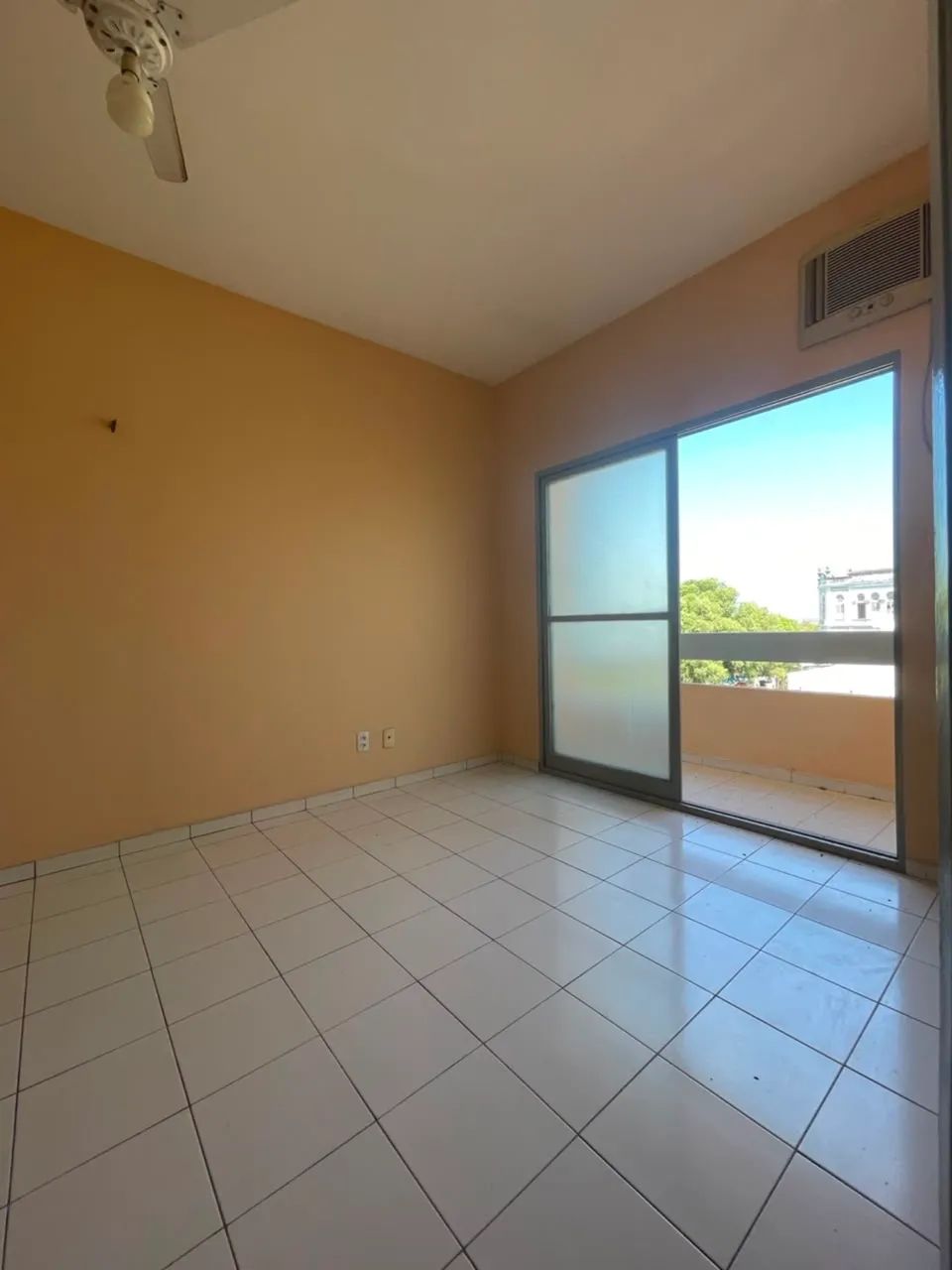 Edifício Simon Bolivar | Centro | 57m² | 1 Quarto | 1 Vaga | R$ 195 Mil - Foto 3