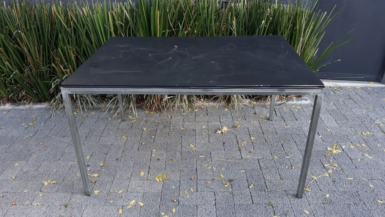 Mesa madeira, estrutura galvanizado 