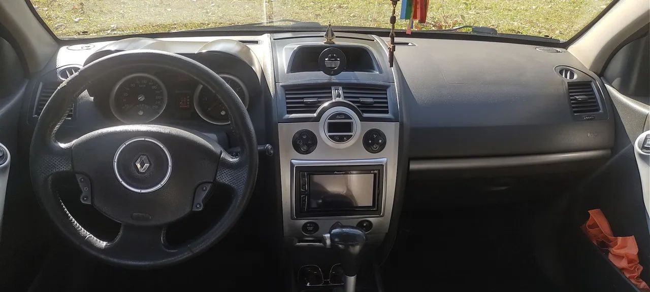 Renault Megane Megane Sedan Privilège 2.0 16V Aut 2009
