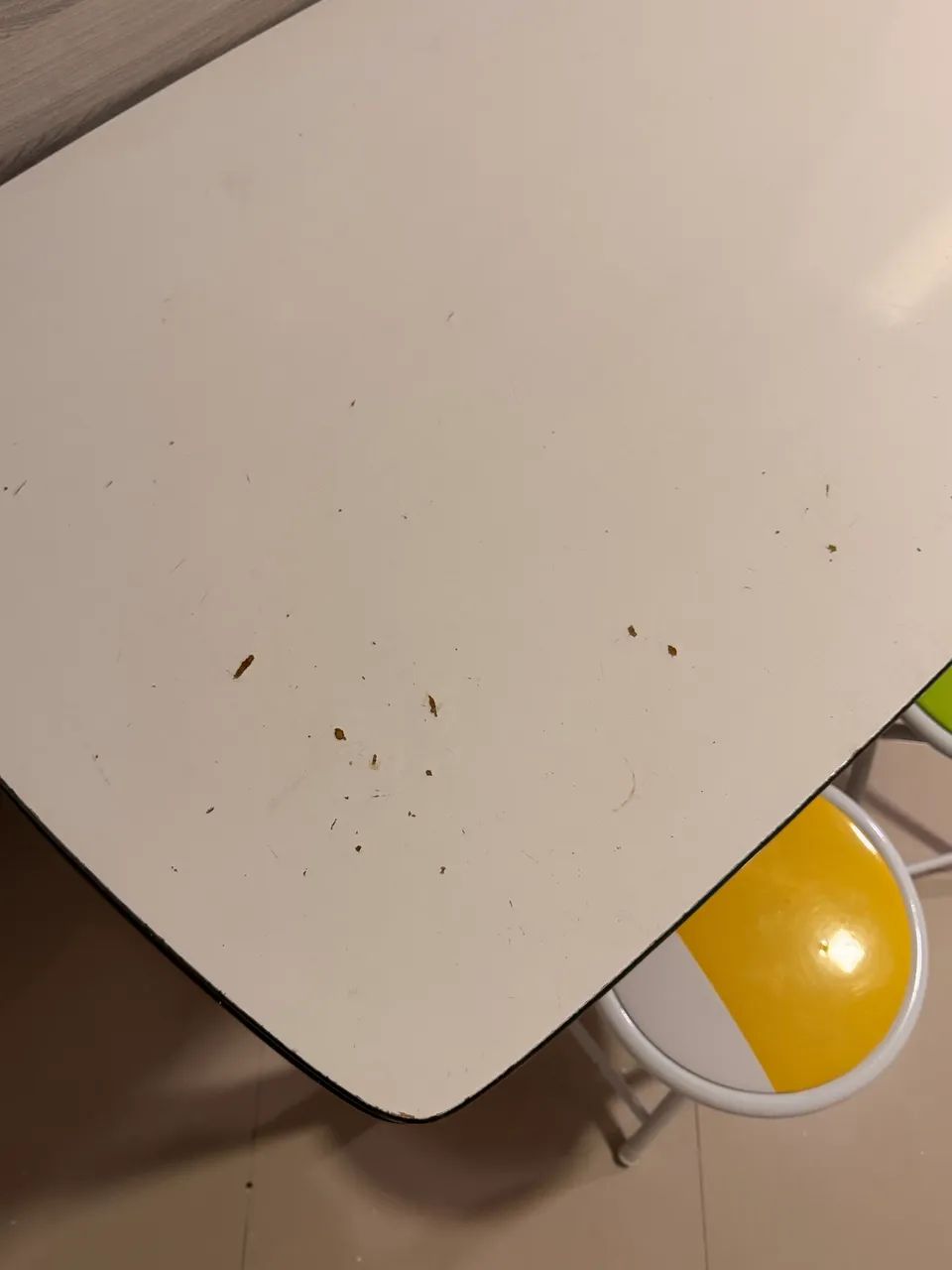 Conjunto mesa jantar e banquinhos de alumínio branco - Foto 3