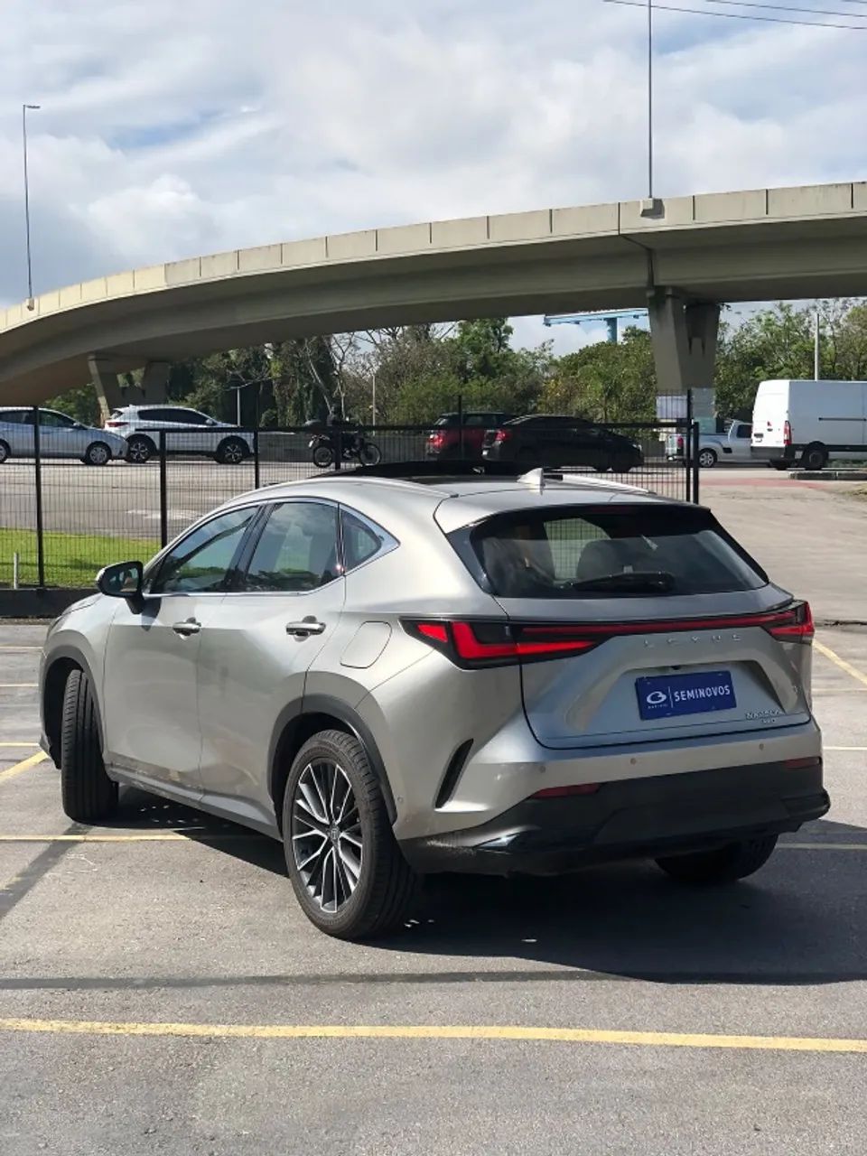 Lexus NX-450h+ AWD 2.5 16V Aut. (Híbrido), foto 14 de 14